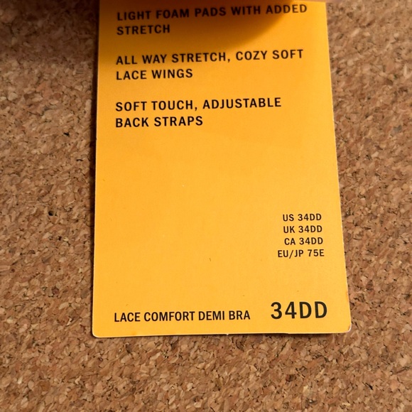 DKNY - 34DD LACE COMFORT DEMI BRA - NWT - Picture 3 of 3